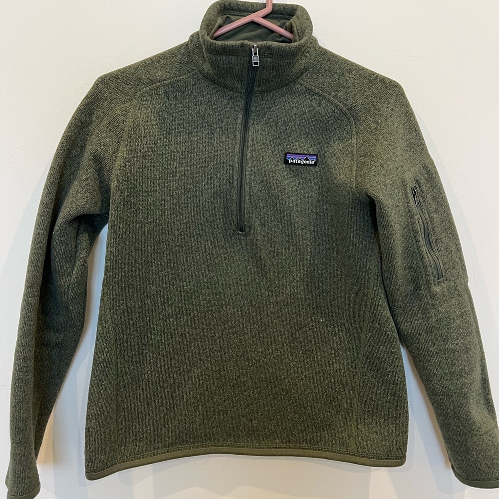 Patagonia half zip sweater. Forest green, lightly worn size small